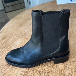 NWOT Stuart Weitzman Leather Ankle Boots 7